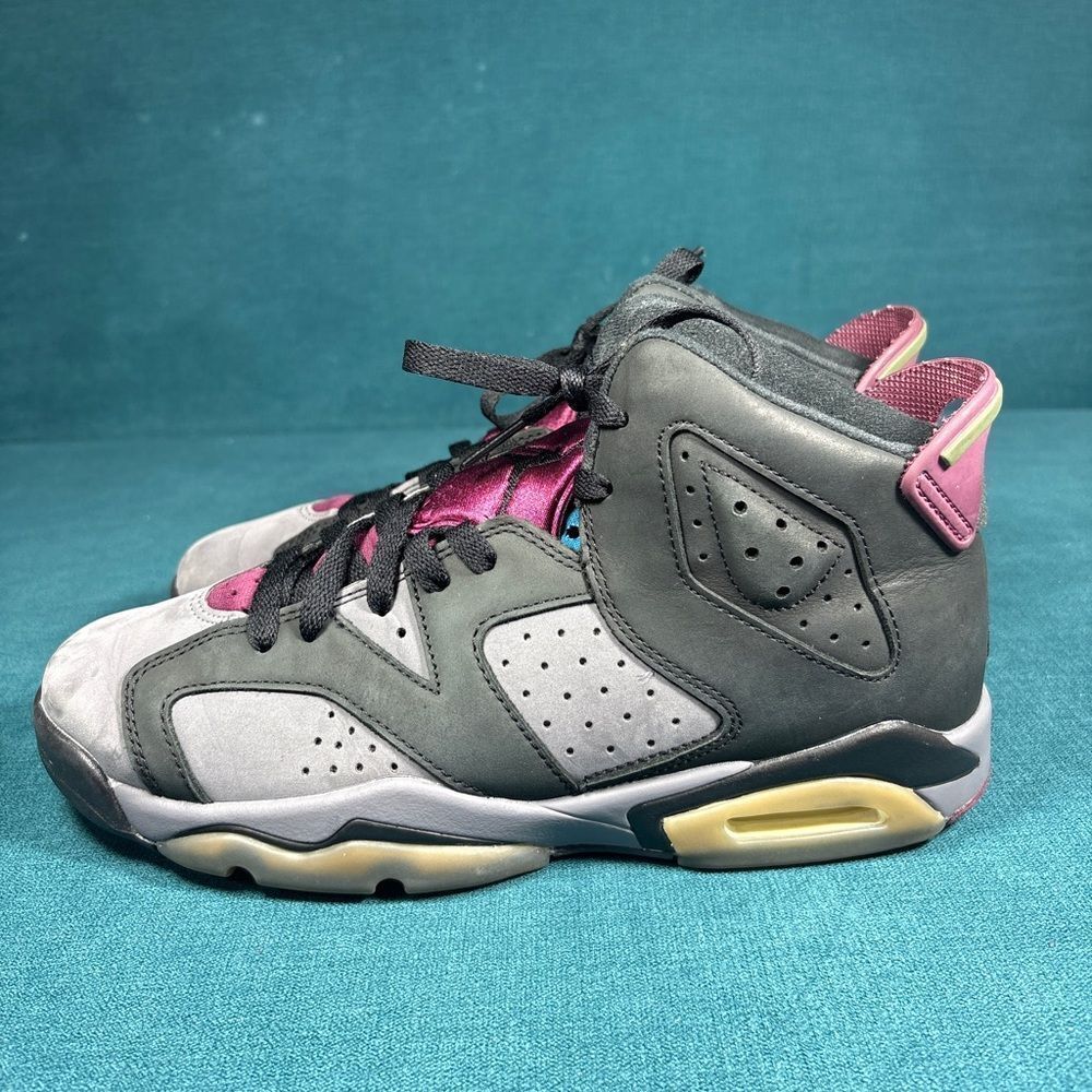 Nike Air Jordan 6 Retro Bordeaux Size 7Y / Women’s 8.5